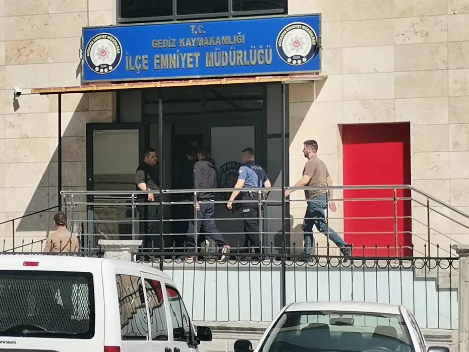 Gediz’de 14 yaşındaki çocuğa cinsel istismar. 6 kişi tutuklandı