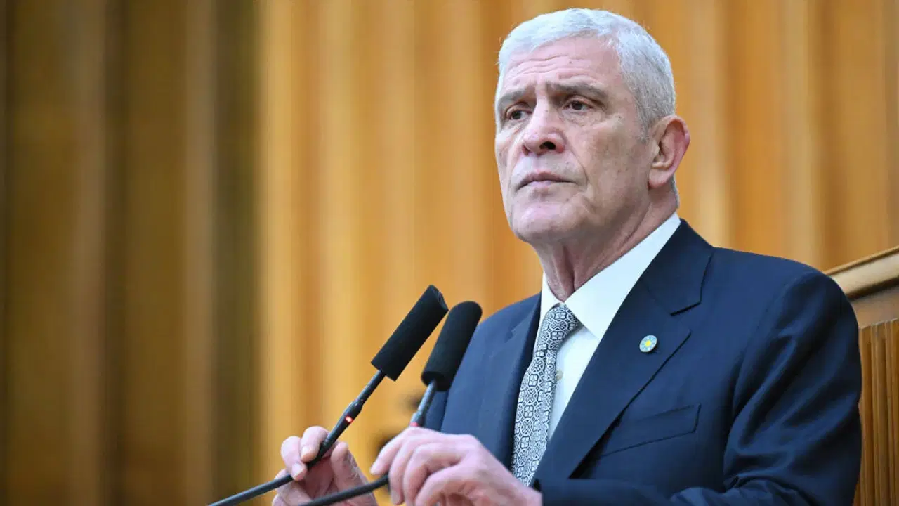 Müsavat Dervişoğlu’ndan ‘siyasi transferlere’ tepki: ‘Açığınız varsa siyaseti bırakın’