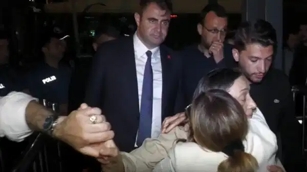 Seferihisar Belediyesi’ne yönelik soruşturmada gözaltı sayısı 8’e yükseldi: Belediye başkanının eşi de aralarında