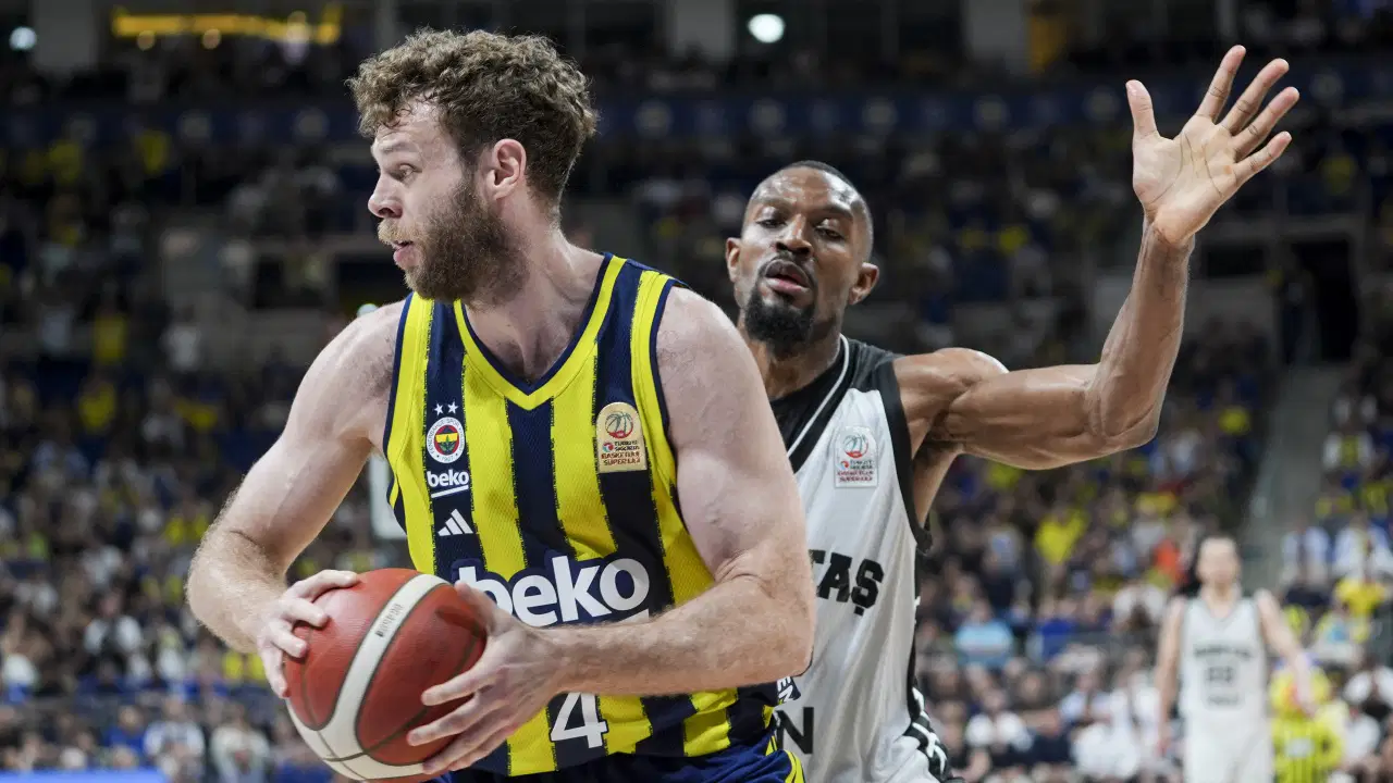 Derbide kazanan Fenerbahçe Beko: Seride durumu eşitledi!